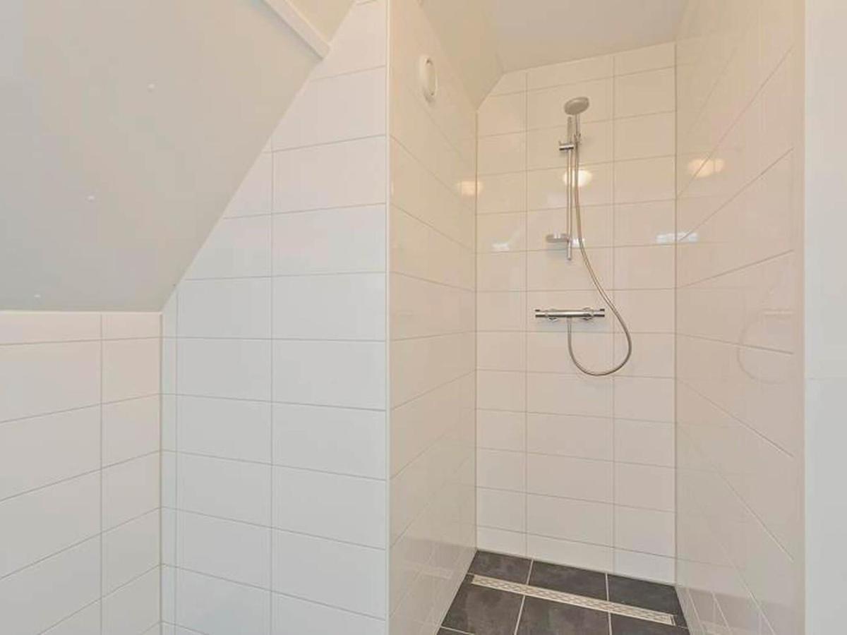 Holiday Home In Scherpenisse With Bubble Bath Экстерьер фото