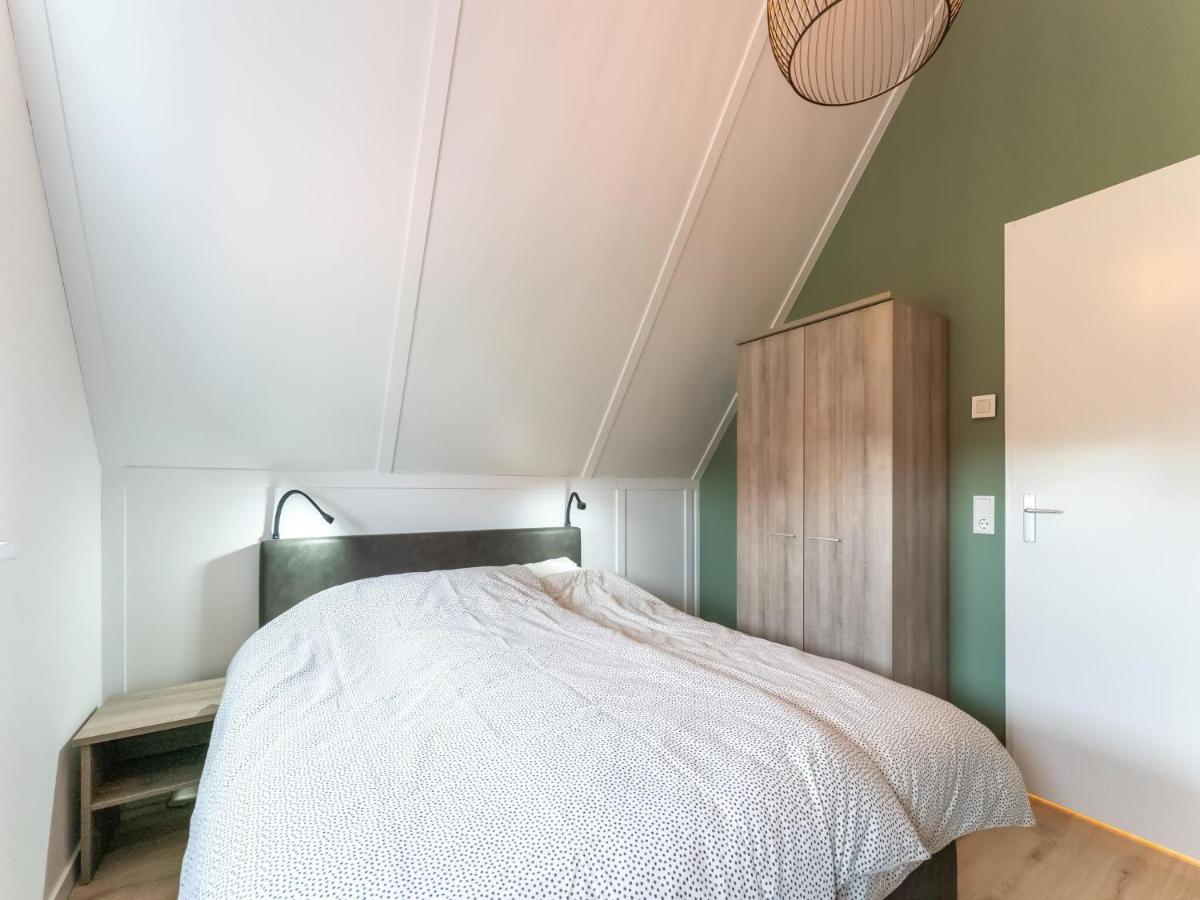 Holiday Home In Scherpenisse With Bubble Bath Экстерьер фото