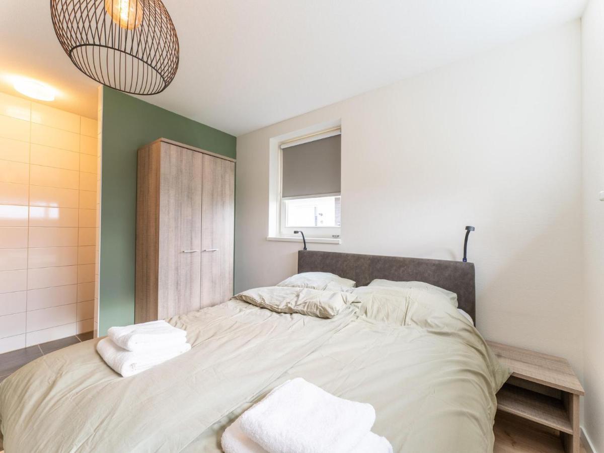 Holiday Home In Scherpenisse With Bubble Bath Экстерьер фото
