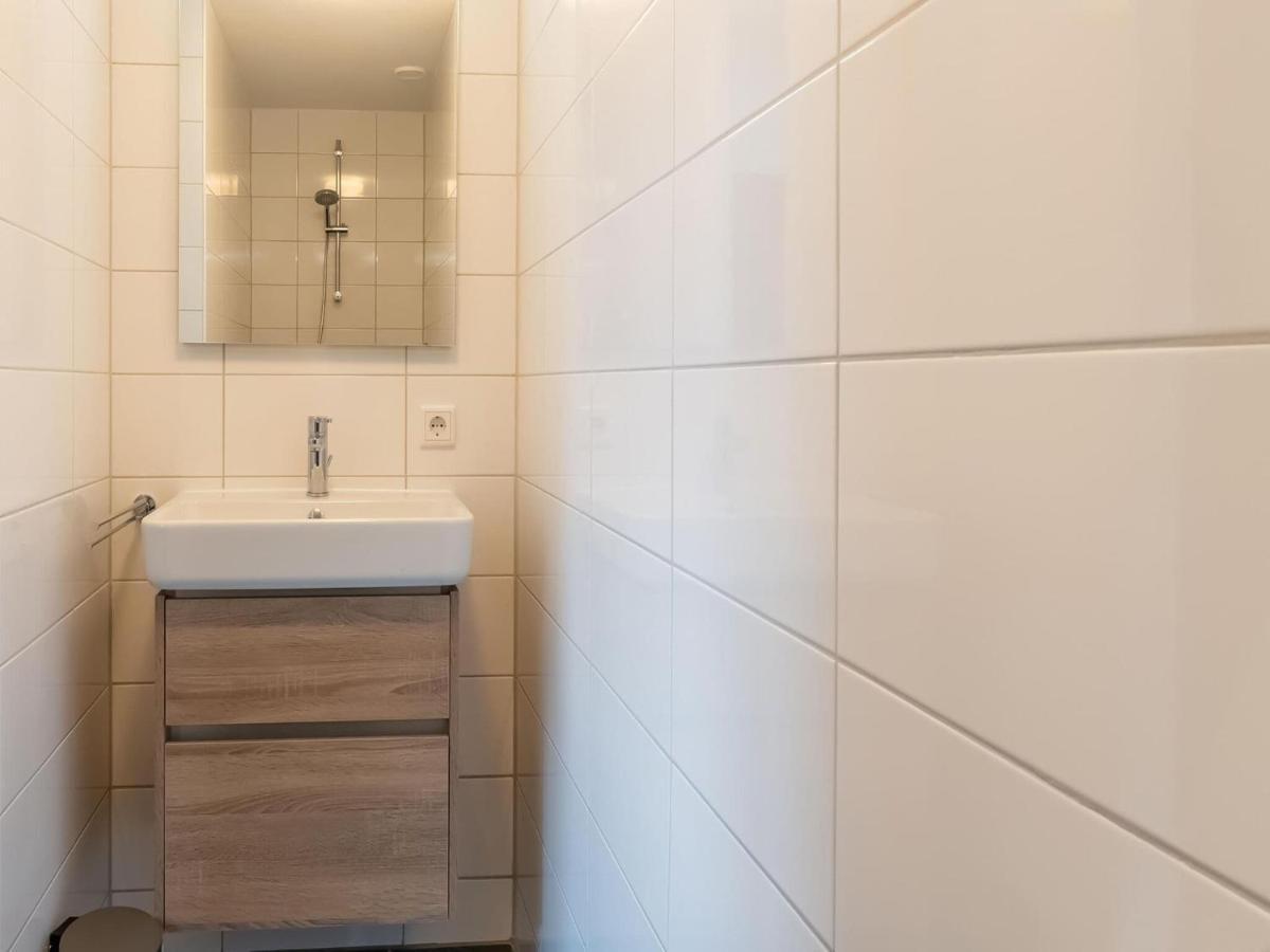Holiday Home In Scherpenisse With Bubble Bath Экстерьер фото